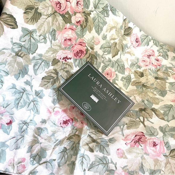 Vintage Laura Ashley Blouson Valance Cottage Rose Flowers Cottagecore 86" x 15" - Picture 8 of 8